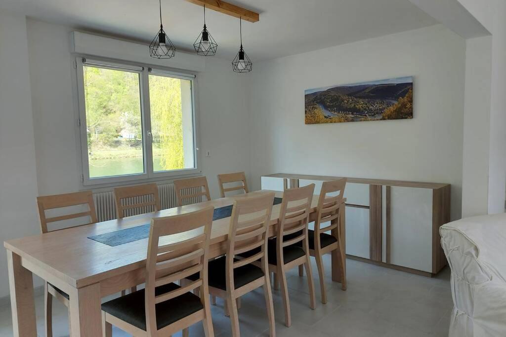 Gite En Bord De Meuse Монтерме Экстерьер фото