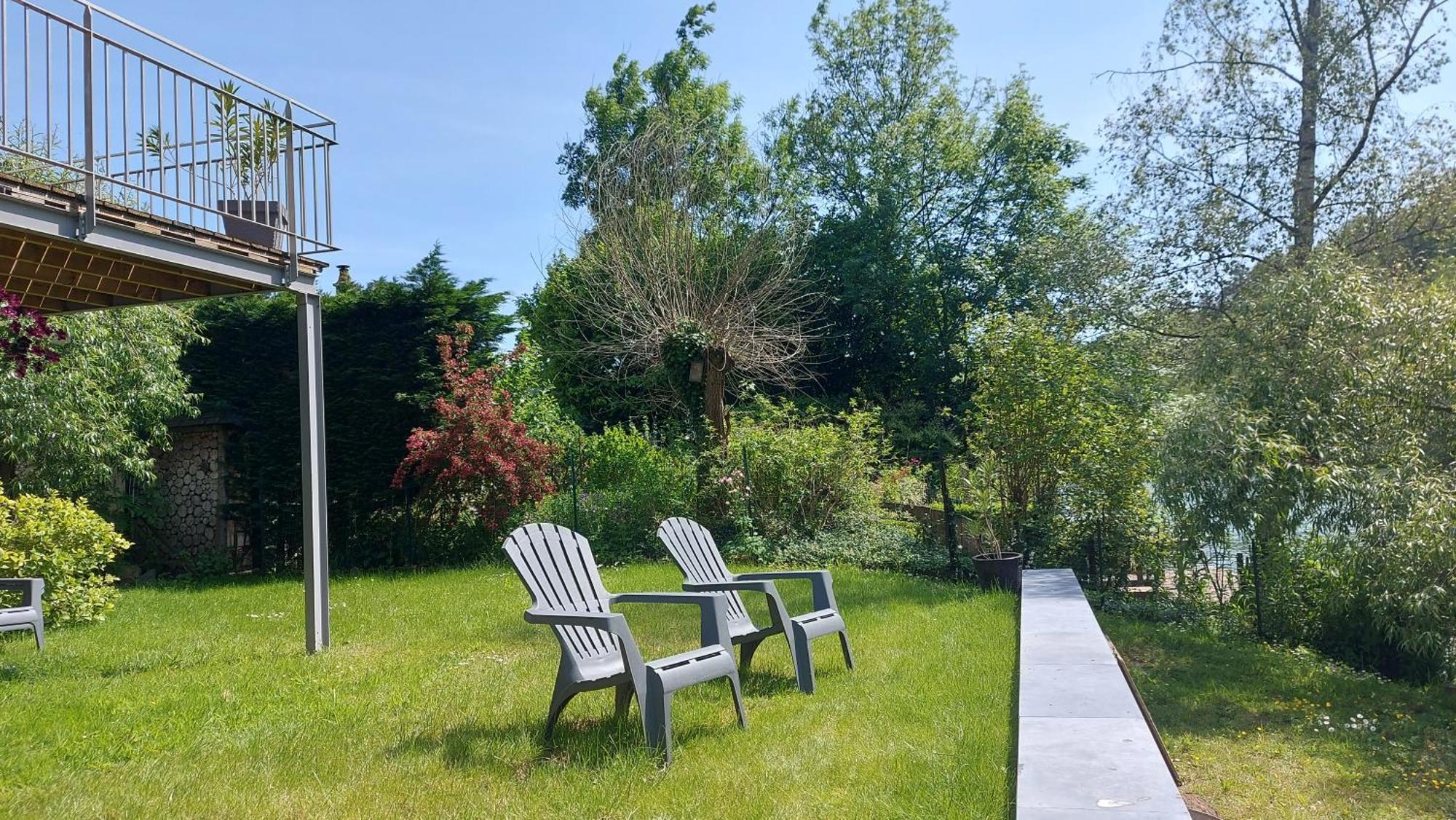 Gite En Bord De Meuse Монтерме Экстерьер фото